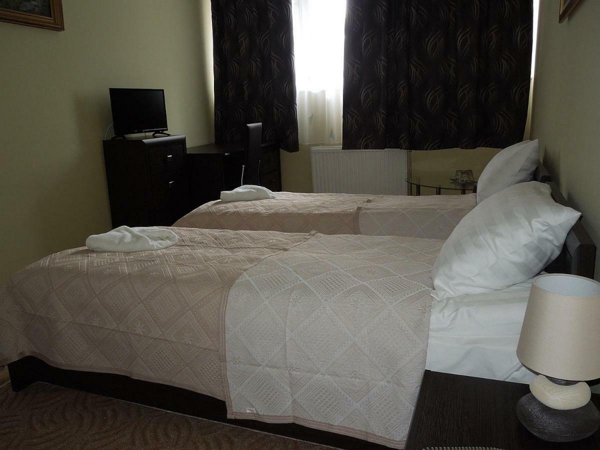 Szlovak Panzio Hotel เบเกซซาบา ภายนอก รูปภาพ