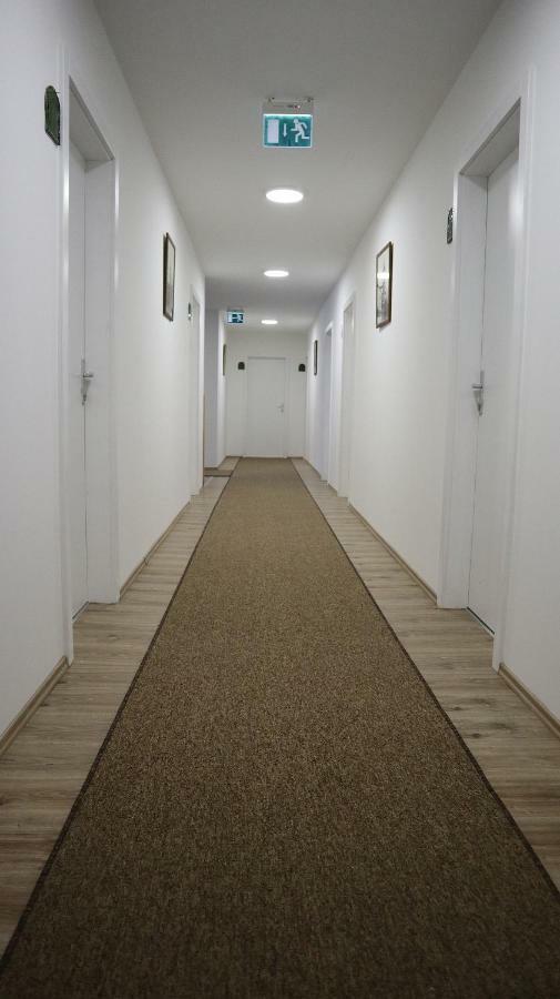 Szlovak Panzio Hotel เบเกซซาบา ภายนอก รูปภาพ